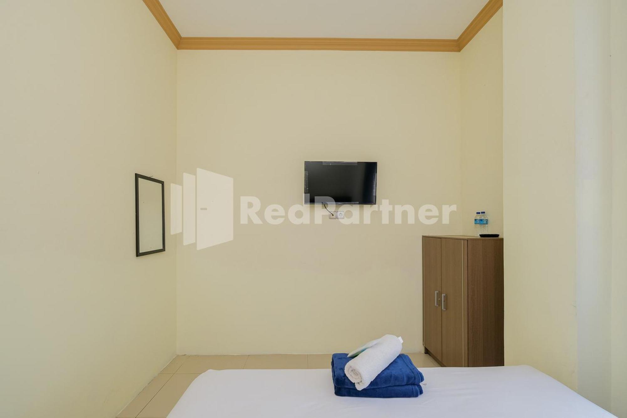 Grand Kencana Guesthouse Syariah Near Wisata Bahari Lamongan Paciran ภายนอก รูปภาพ