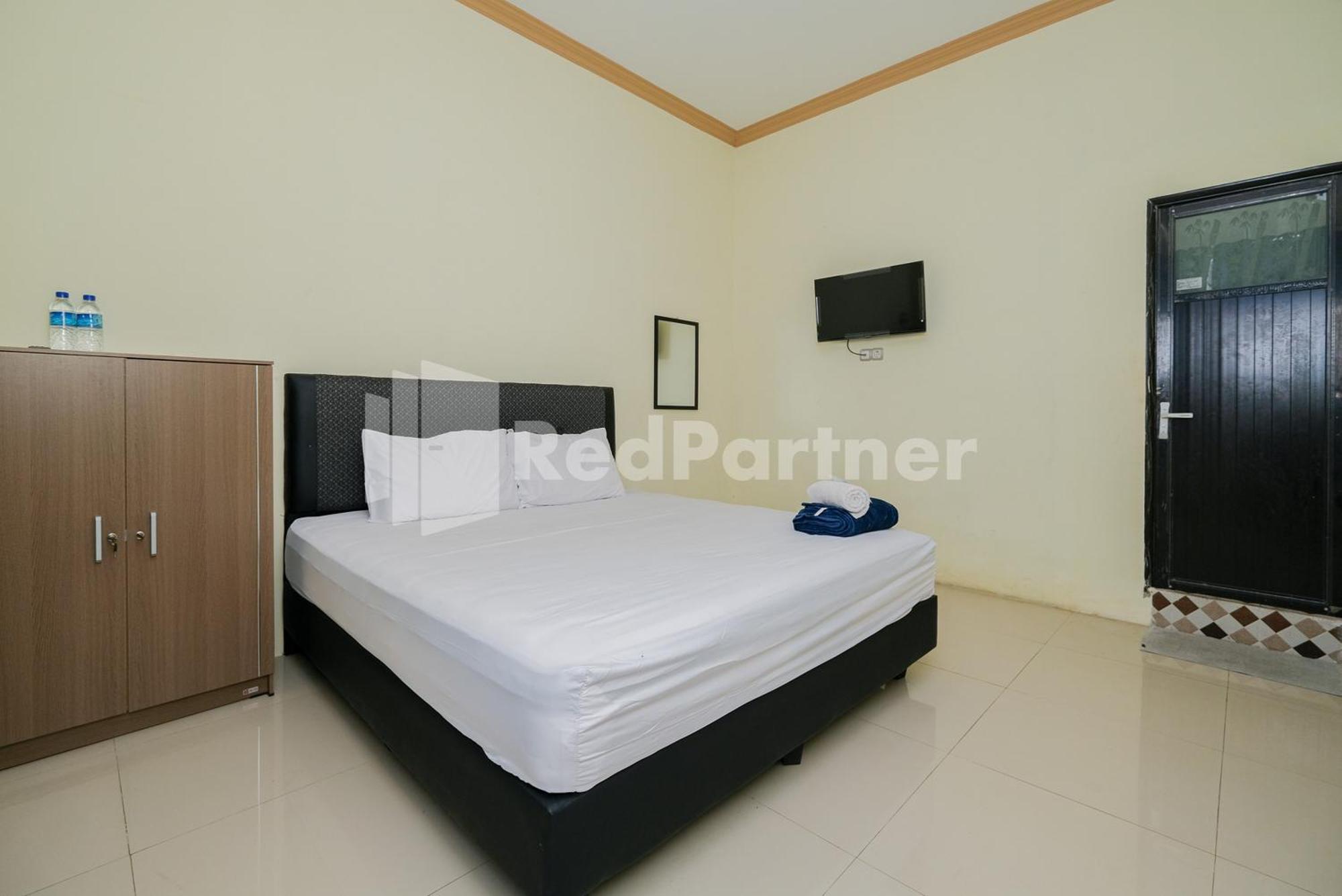 Grand Kencana Guesthouse Syariah Near Wisata Bahari Lamongan Paciran ภายนอก รูปภาพ