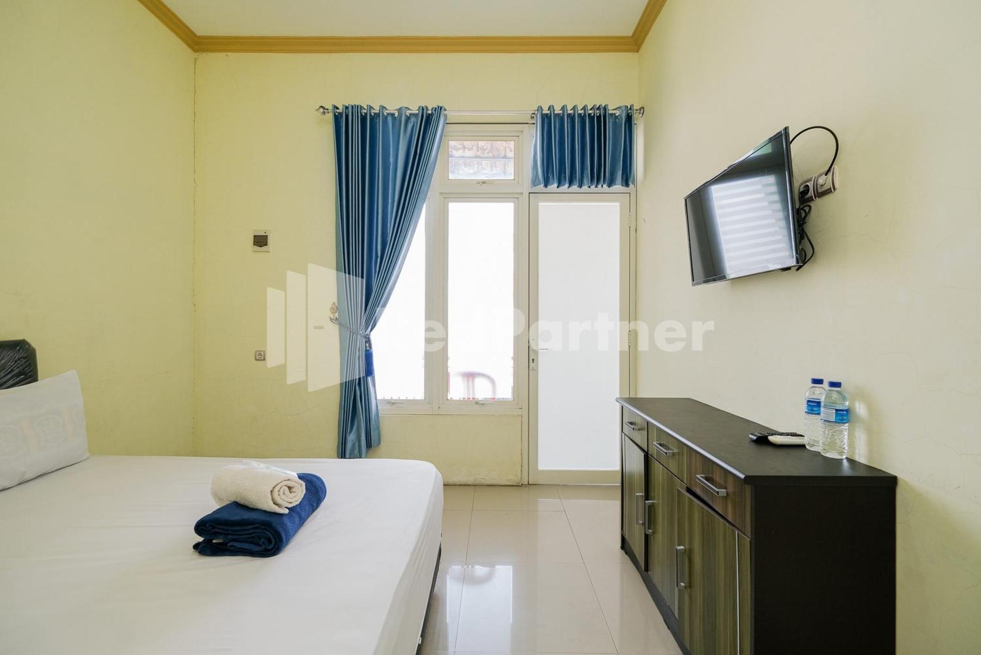 Grand Kencana Guesthouse Syariah Near Wisata Bahari Lamongan Paciran ภายนอก รูปภาพ