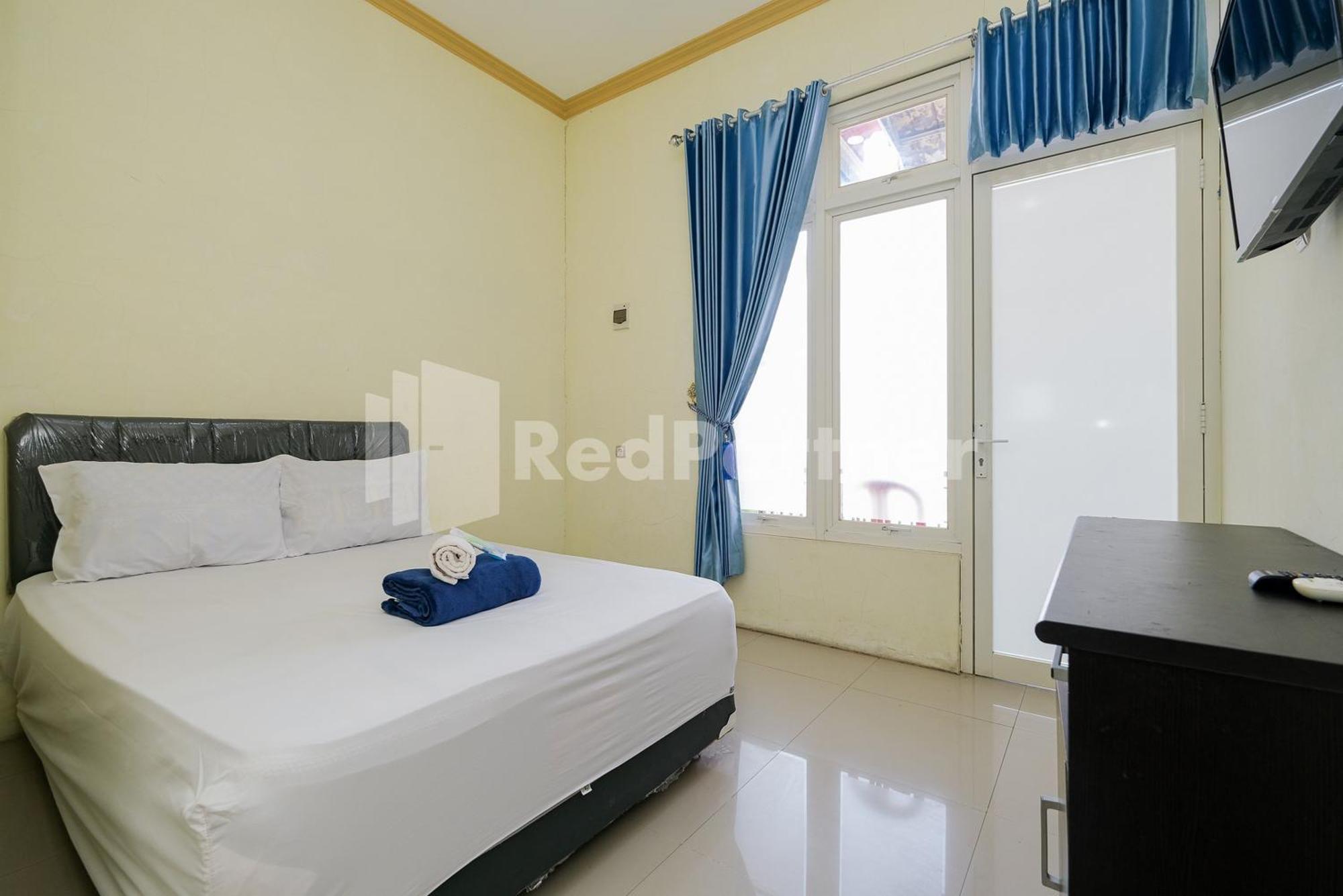 Grand Kencana Guesthouse Syariah Near Wisata Bahari Lamongan Paciran ภายนอก รูปภาพ
