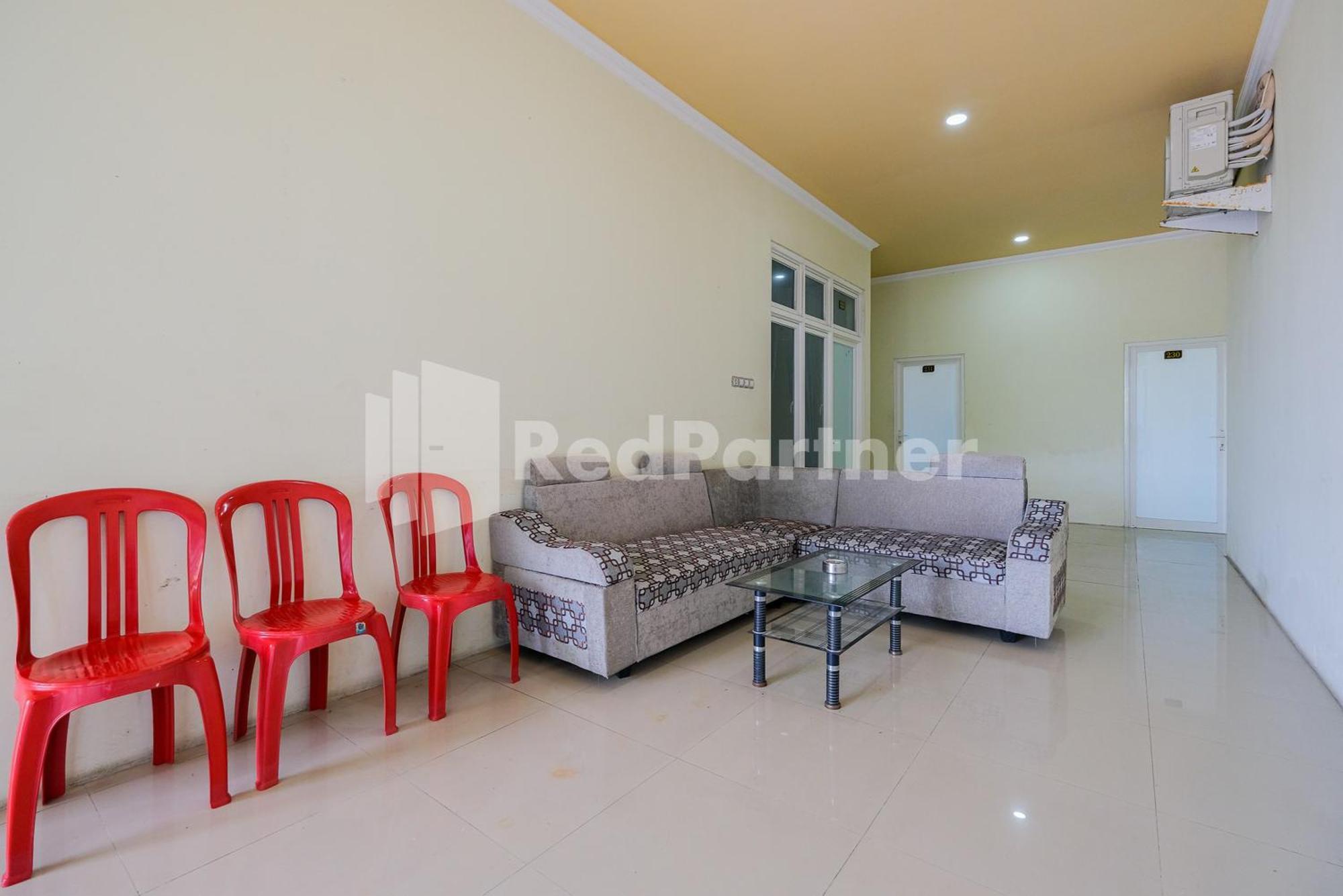 Grand Kencana Guesthouse Syariah Near Wisata Bahari Lamongan Paciran ภายนอก รูปภาพ