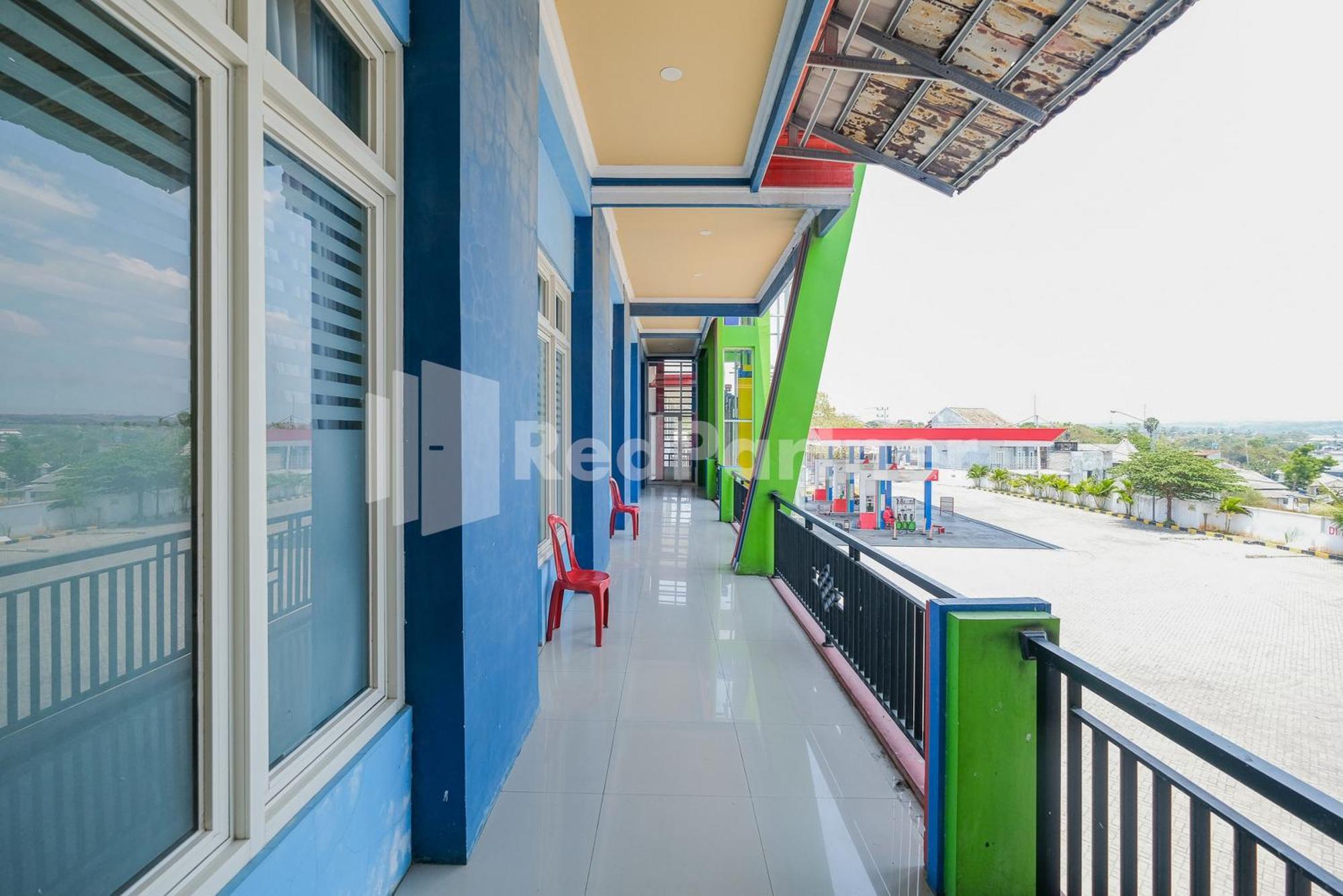Grand Kencana Guesthouse Syariah Near Wisata Bahari Lamongan Paciran ภายนอก รูปภาพ